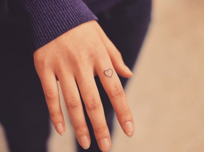 tatuaje pequeño corazón