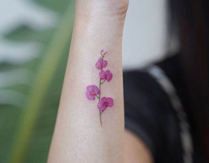 tatuaje acuarela flores
