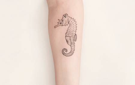 tatuaje animal caballito de mar