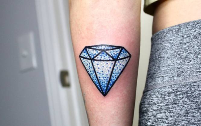 tatuaje diamante azul