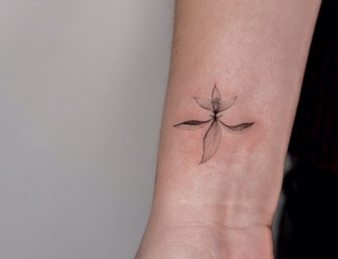 Significado de tatuajes de Flor de Lis con Diseños e Ideas