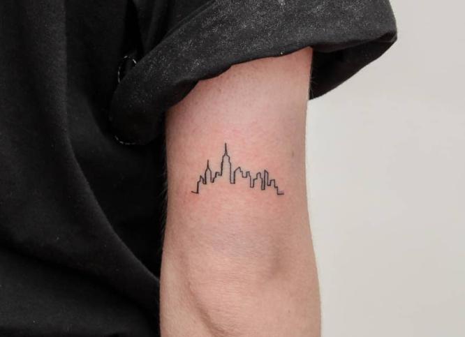 tatuaje minimalista ciudad