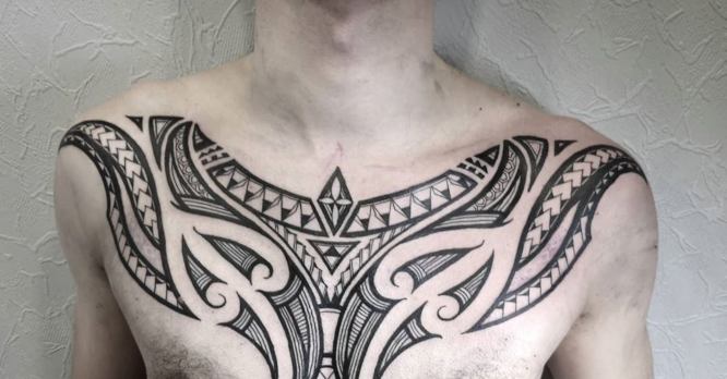 tatuajes maori hombre pecho