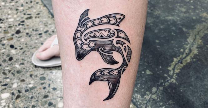 tatuajes maori mujer delfin