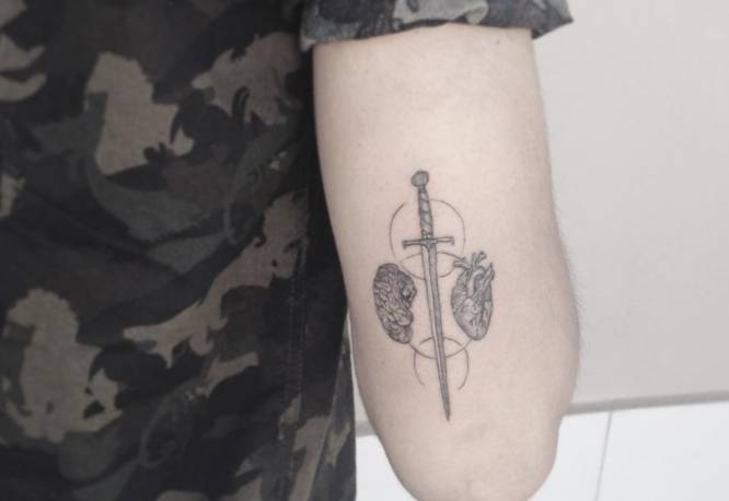 tatuajes minimalistas hombre