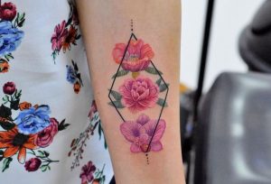 Los tatuajes bordados: la tendencia que crece en la red