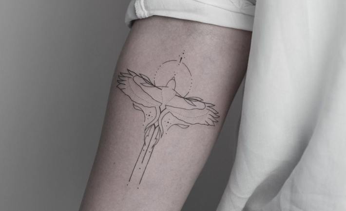 tatuajes aguila minimalista
