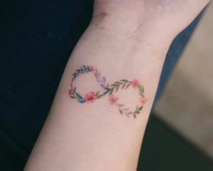 Tatuajes de Infinito: Significado, DiseÃ±os e Ideas