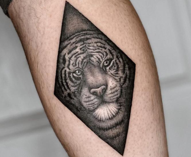 tatuajes tigres geometrico