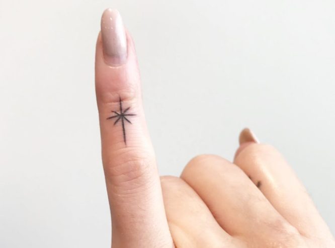tatuajes dedo estrella